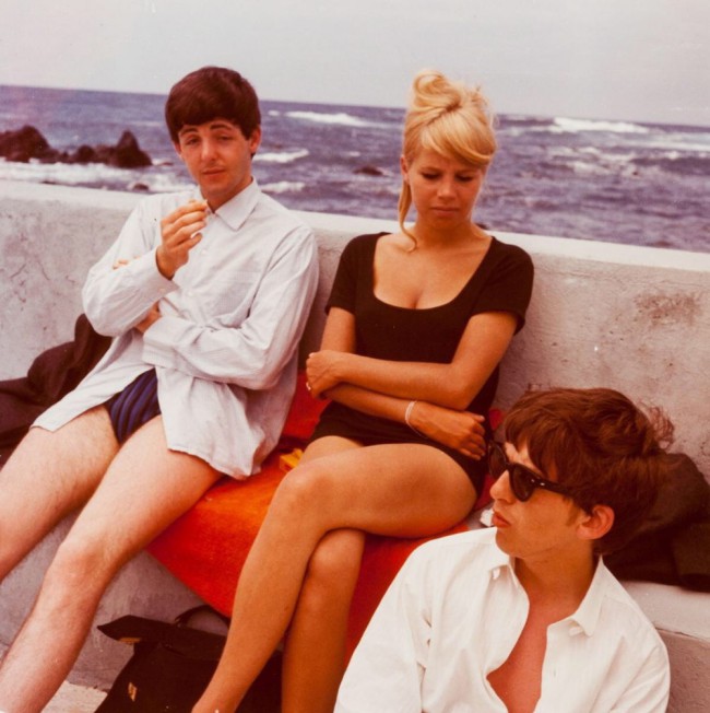 Paul McCartney, Astrid Kirchherr e George Harrison a Tenerife, 1963 Paul McCartney, Astrid Kirchherr e George Harrison a Tenerife, 1963