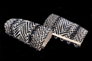 Gianfranco Ferré mostra Sotto un’altra luce Gioielli e Ornamenti Bracciali BN PE 01 Gianfranco Ferré mostra Sotto un'altra luce Gioielli e Ornamenti Bracciali BN PE 01