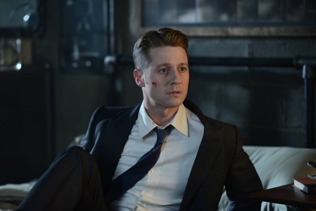 Gotham Gotham, serie TV. Benjamin McKenzie nei panni del commissario Gordon in una scena della serie TV