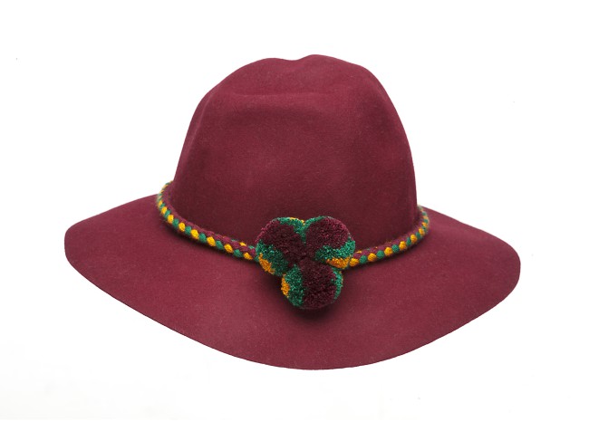 Leontine Vintage è una collezione di cappelli e accessori per capelli Made In Italy dallo charme d’antan in chiave 2.0. Ecco la collezione Fall/Winter 2017.