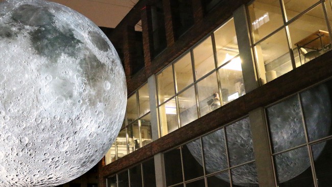 Luke Jerram, Museum of the Moon Luke Jerram, Museum of the Moon