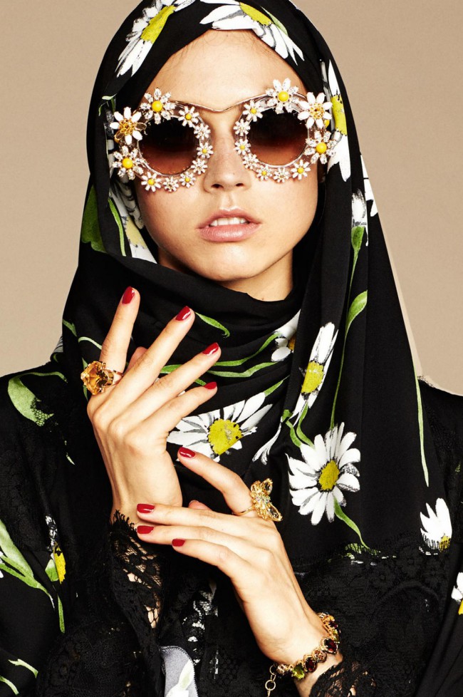 Dolce & Gabbana, Abaya Collection 2016. hijab e occhiali da sole