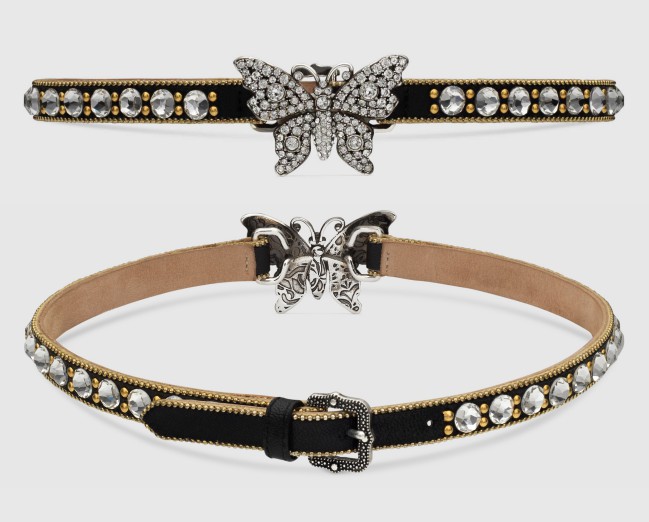 Choker in pelle nera con farfalla in metallo anticato, tempestata di cristalli. Alessandro Michele per Gucci Cruise 2018