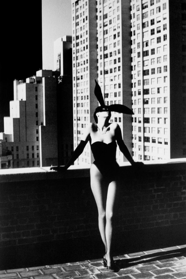 Bunny Costume. Fotografia Helmut Newton di Elsa Peretti