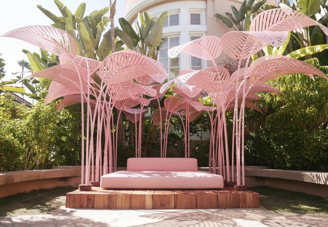 Le Refuge or "The Imaginary World of Marc Ange" by Marc Ange, The Beverly Hills Hotel. Millennial Pink, non solo un colore ma un atteggiamento