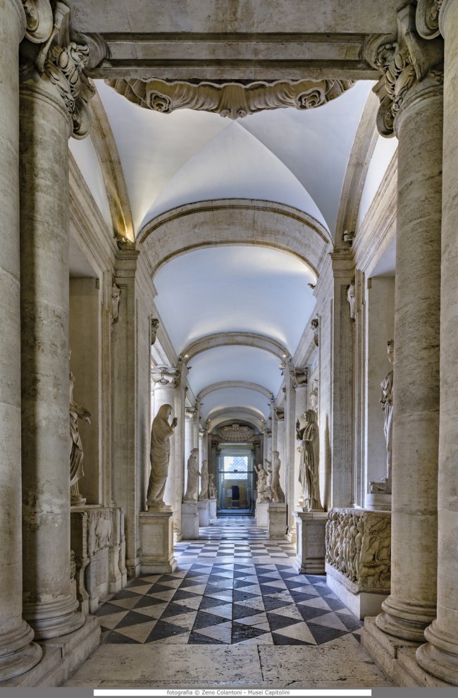 Atrio Musei Capitolini Atrio Musei Capitolini. Ai Musei Capitolini di Roma la mostra "Il Tesoro di Antichità. Winckelmann e il Museo Capitolino nella Roma del Settecento". Foto: Zeno Colantoni