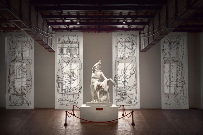 Gruppo scultoreo del Galata suicida e pannelli”Follia pratica” di Fornasetti, Museo Nazionale Romano-Palazzo Altemps Gruppo scultoreo del Galata suicida e pannelli"Follia pratica" di Fornasetti, Museo Nazionale Romano-Palazzo Altemps