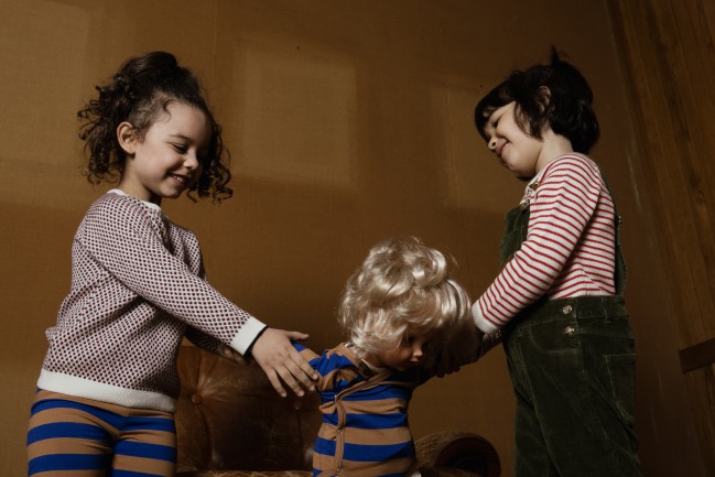 Anna Caruso Anna Caruso, fotografia di bambina. Photographer: Annarella Caruso Assistant photo: Basilico Roberto Models: Shiryn (B-talent scout), Nicole (Pepper Kids), Michelle (Pepper kids). Clothing credits: collection A/W 2017/18 of Mini Rodini, Fub, Gosoaky, Yporqué