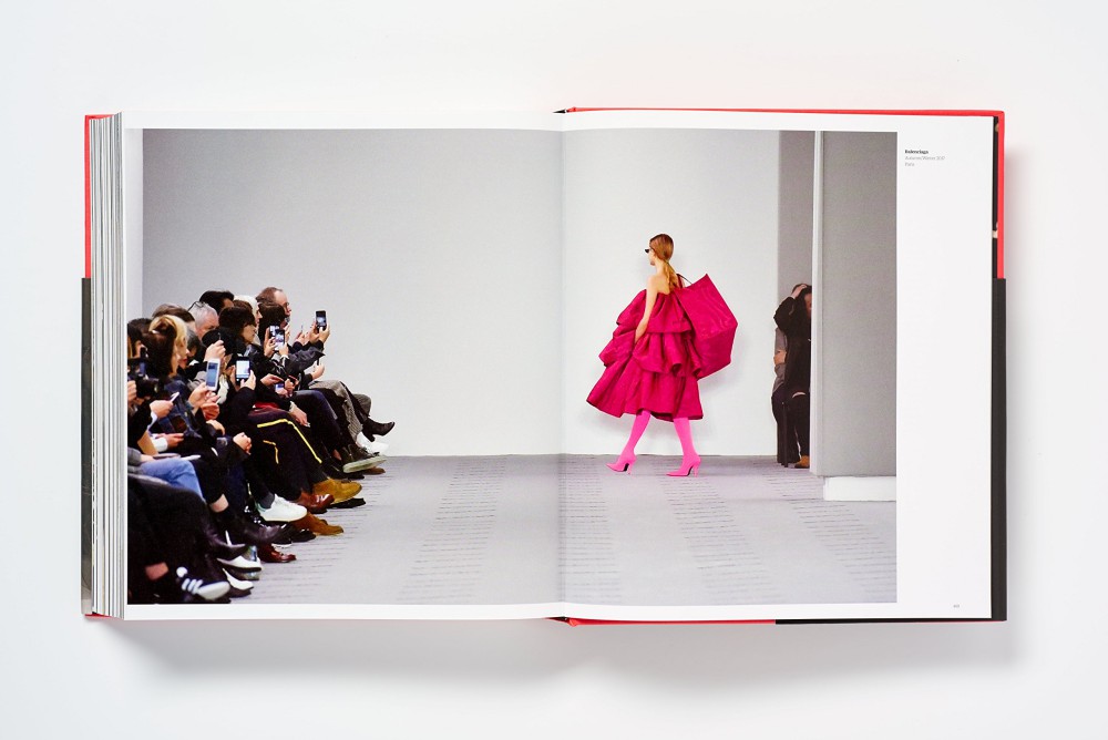 catwalking photographs by chris moore. Ecco i libri di moda usciti in questo 2017. Noi ne abbiamo raccolti dieci e ce n’è davvero per tutti i gusti...