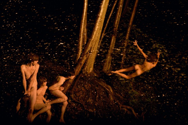 Ryan McGinley, Brandee (Midnight Flight) Ryan McGinley, Brandee (Midnight Flight), 2011. "Whistle for the Wind" serie. Nel lavoro del fotografo americano Ryan McGinley troviamo tutto. Sentimenti e pulsioni che talvolta tendiamo a nascondere, ritratti in modo perfetto.