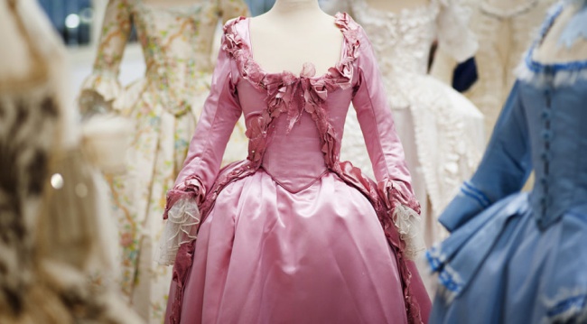 Marie Antoinette. I costumi di una regina da Oscar Marie Antoinette. I costumi di una regina da Oscar
