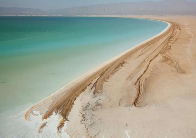 Lago Assal, Gibuti Lago Assal, Gibuti. Africa orientale. Ecco la TOP 5 di Best in Travel delle mete turistiche da scoprire in questo 2018.