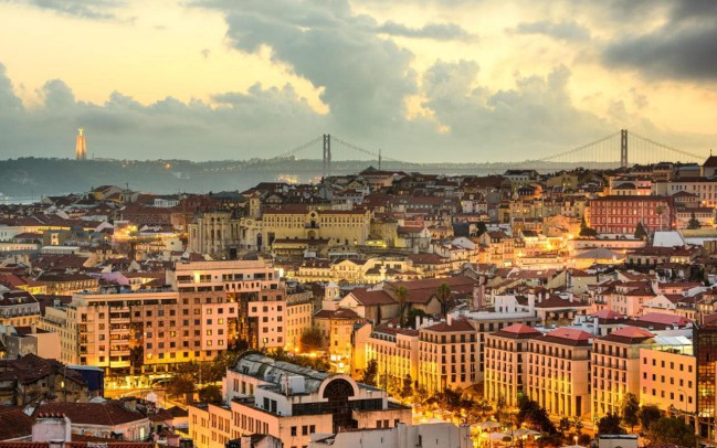 Lisbona, Portogallo Lisbona, Portogallo. Ecco la TOP 5 di Best in Travel delle mete turistiche da scoprire in questo 2018