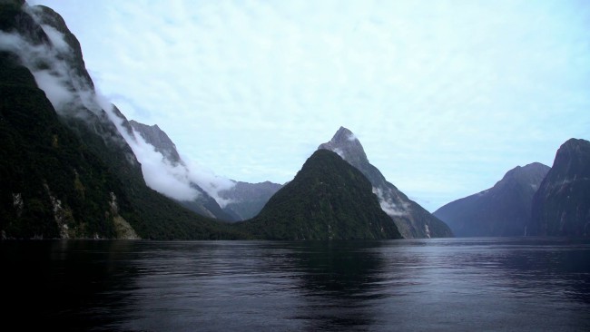 Milford Sound, Fiordland National Park, Nuova Zelanda Milford Sound, Fiordland National Park, Nuova Zelanda. Ecco la TOP 5 di Best in Travel delle mete turistiche da scoprire in questo 2018