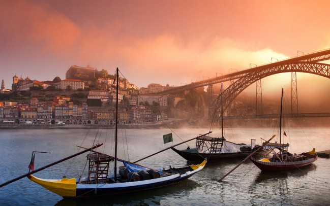 Ponte Dom Luís I, Porto, Portogallo Ponte Dom Luís I, Porto, Portogallo. Ecco la TOP 5 di Best in Travel delle mete turistiche da scoprire in questo 2018