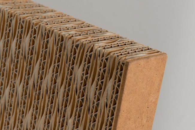 Sedia Wiggle Side Chair by Frank Gehry, 1972 Sedia Wiggle Side Chair by Frank Gehry, 1972. Sedia in cartone compresso. Design ecosostenibile e mobili in cartone