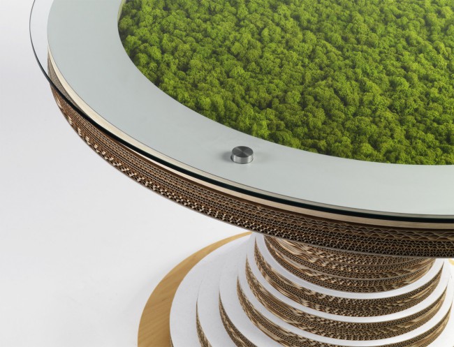 Tavolo Clessidra by Giorgio Caporaso, 2013. Collezione Ecodesign, LessMore Tavolo Clessidra in cartone e vetro e sedie in cartone e legno by Giorgio Caporaso, 2013. Collezione Ecodesign, LessMore. Design ecosostenibile