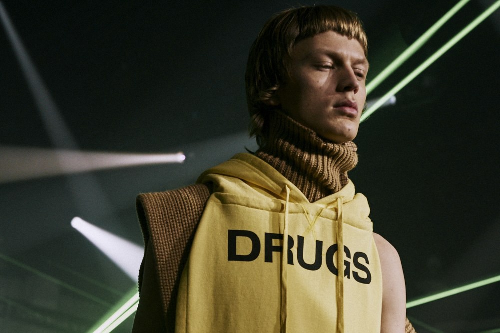 Raf Simons Fall Winter 2018 moda uomo New York Fashion Week. "Drugs", Christiane F. - Noi i ragazzi dello zoo di Berlino