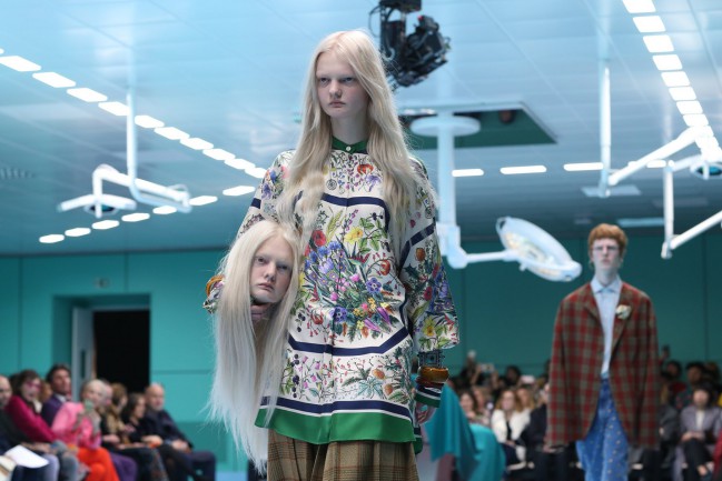 Gucci Fall Winter 2018 Gucci Fall Winter 2018 Allessandro Michele alla Milan Fashion Week. Testa mozzata #Guccichallenge