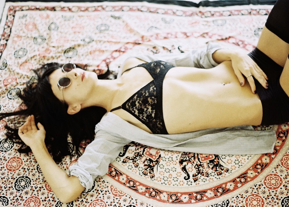 Ana Stefanović Ana Stefanović è una fotografa autodidatta di Niš, in Serbia. Il suo stile può essere definito come lunatico, sensuale, intimo… Ecco i suoi scatti.