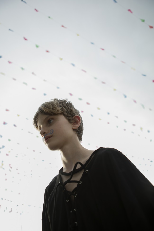 La fotografa Anna Caruso ci presenta il suo ultimo editoriale, Avenue Federico Fellini. La fotografa dei bambini ci propone, questa volta, degli scatti all'aperto. Le pose informali e i toni freschi rimandano all'estate che si avvicina.