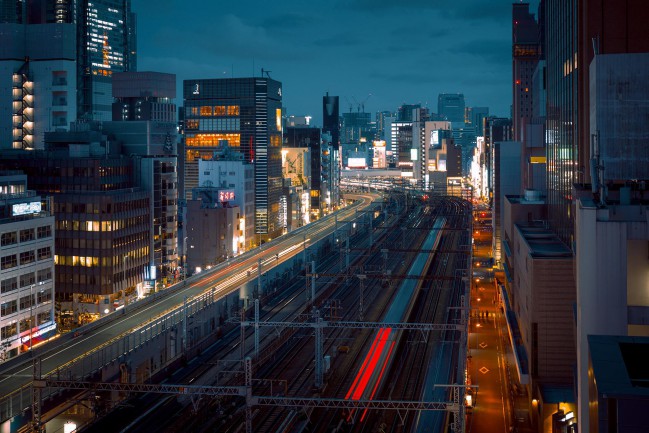 cody ellingham fotografo derive tokyo binari ferrovia