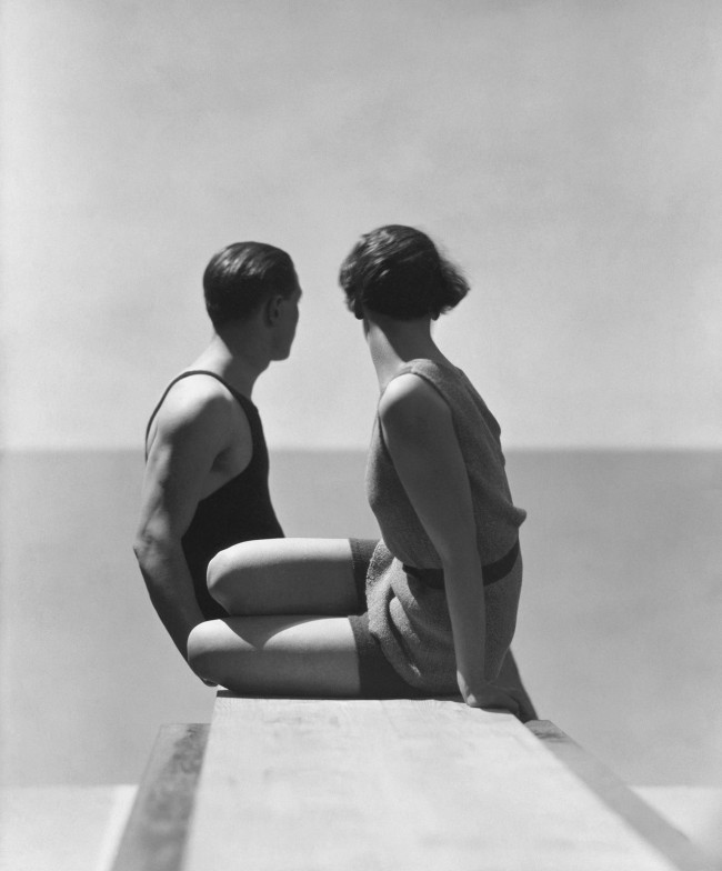 Divers, Horst and model, swimwear by A.J. Izod, 1930, George Hoyningen-Huene Divers, Horst and model, swimwear by A.J. Izod, 1930, George Hoyningen-Huene. George Hoyningen-Huene in mostra al Getty Museum di Los Angeles in Icons of Style: a Century of Fashion Photography, 1911-2011