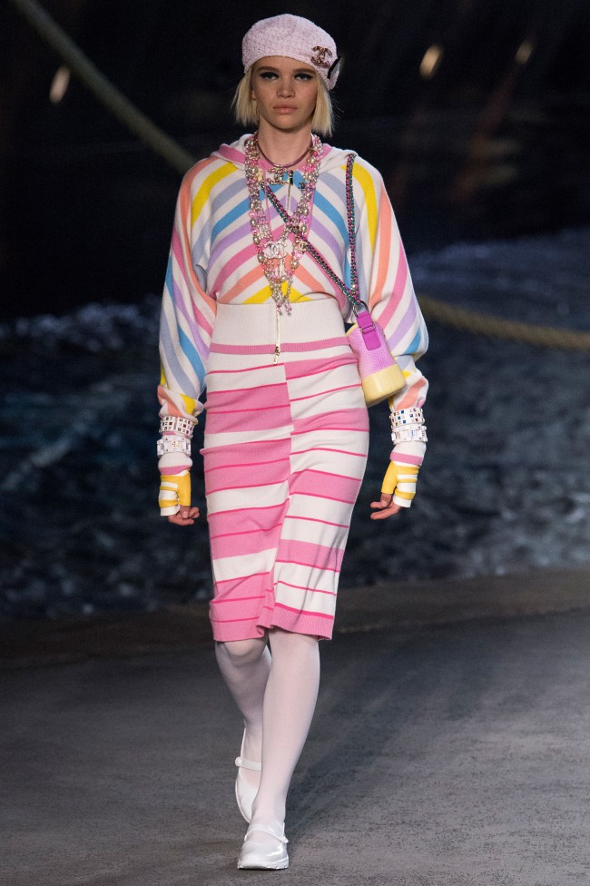 Chanel Resort Collection 2019 cruise la pausa karl lagerfeld nave da crociera grand palais