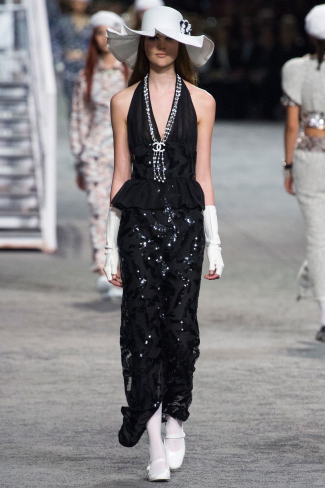 Chanel Resort Collection 2019 cruise la pausa karl lagerfeld nave da crociera grand palais