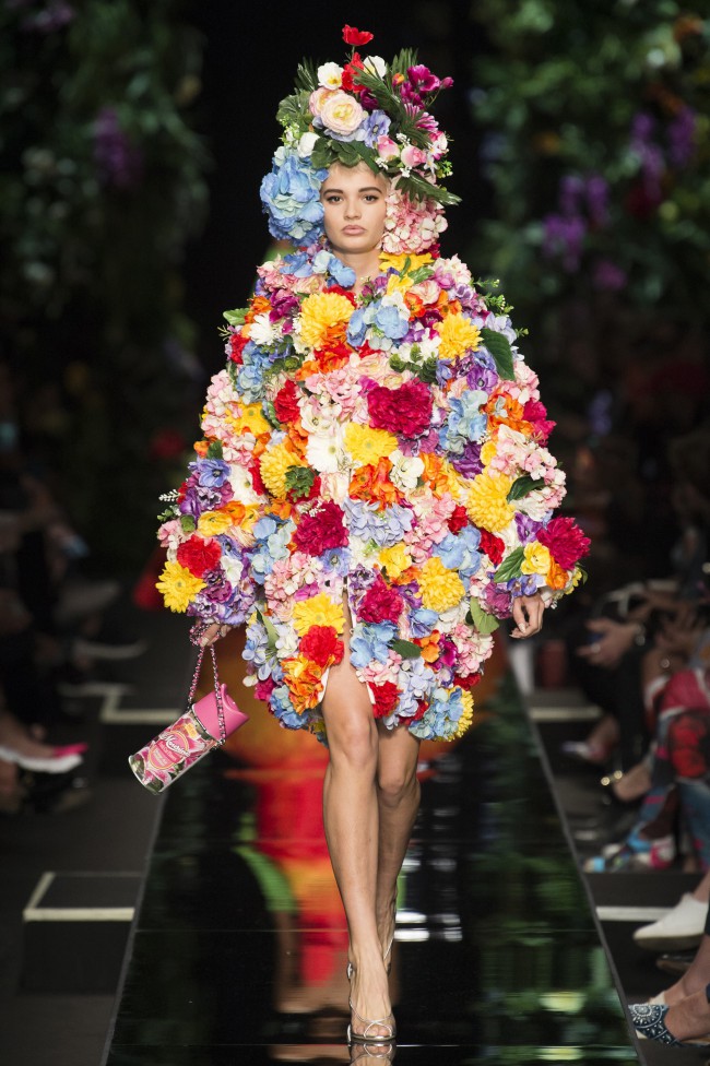 Moschino Spring Summer 2018 flowers mania tendenze estate 2018