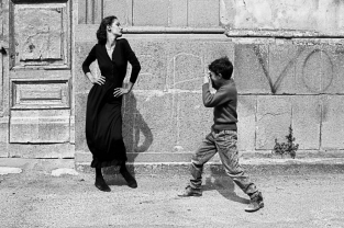 Ferdinando Scianna: Il viaggio, il racconto, la memoria - Mostra a Forlì