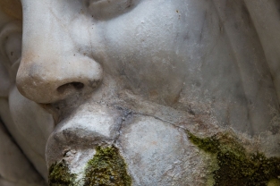 Il fotografo Torsten Schumann ci presenta il suo progetto Ur-plant in Palermo. Gli scatti sono stati in mostra presso gli spazi di Minimum, per la prima edizione di LIQUIDA Palermo, la residenza artistica per la fotografia.