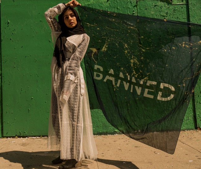 Contemporary Muslim Fashions Céline Semaan – Slowfactory "Banned", 2017 Model: Hoda Katebi Photographer: Driely Carter Make Up Artist: Grace Ahn Stylist: Solange Franklin Creative Director: Céline Semaan Image courtesy of the Fine Arts Museums of San Francisco