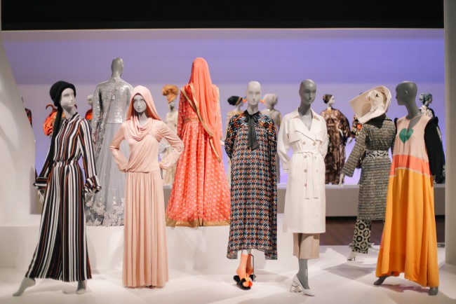 Installation of "Contemporary Muslim Fashions" on view at the de Young museum from September 22, 2018 - January 6, 2019 Photography by Joanna Garcia Cheran Image courtesy of the Fine Arts Museums of San Francisco