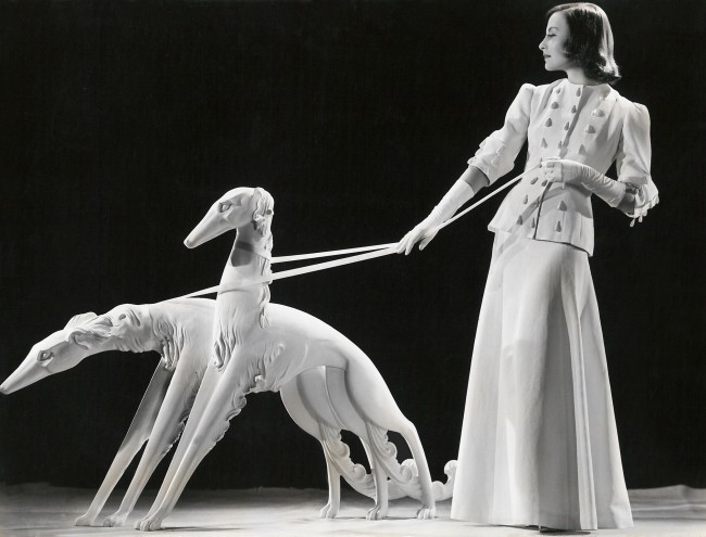 Michele Morgan by Ernest Bachrach Michele Morgan photographed by Ernest Bachrach, circa 1939. Private collection. Moda anni trenta nella mostra "Night & Day" al Fashion and Textile Museum di Londra.