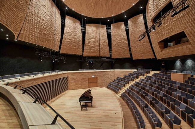 Concert Hall in Warsaw Music School by Tomasz Konior