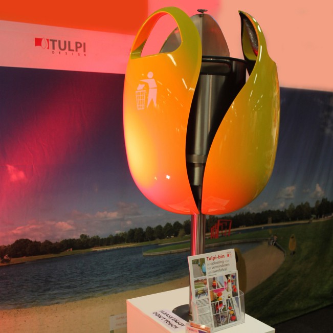 Tulpi-bin Waste bin by Marco Manders