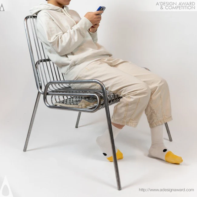 Clip Lounge Chair by Meiqing Tian