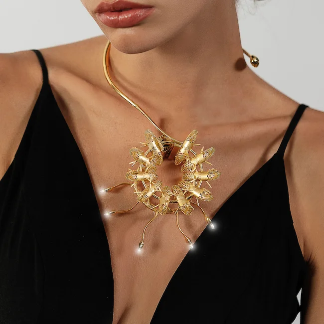 Secret Of Eternity Necklace And Brooch by Esra Erciyes Secret Of Eternity Necklace And Brooch by Esra Erciyes